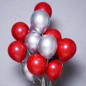 Iepakojums ar 14 sarkanu un sudrabu ballīšu baloniem 
